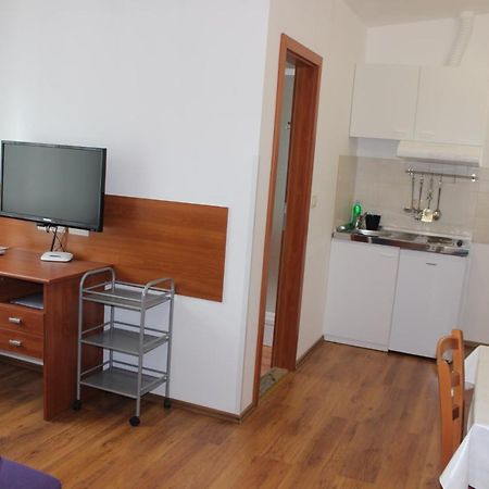 Apartments And Rooms Liburnija Opatija Exterior photo