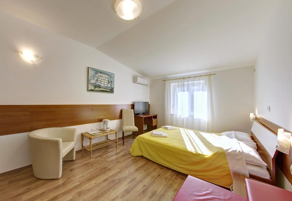 Apartments And Rooms Liburnija Opatija Exterior photo