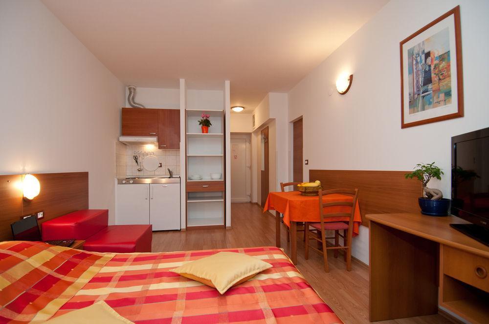 Apartments And Rooms Liburnija Opatija Exterior photo