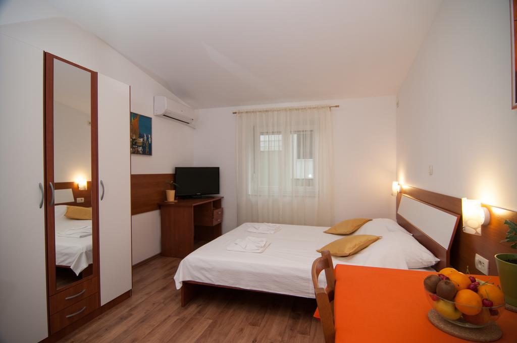 Apartments And Rooms Liburnija Opatija Exterior photo